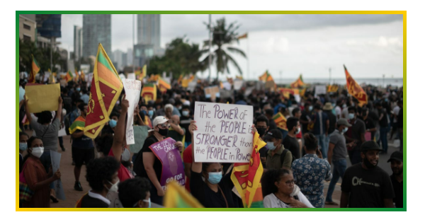 Srilankan people protesting outside p.m house